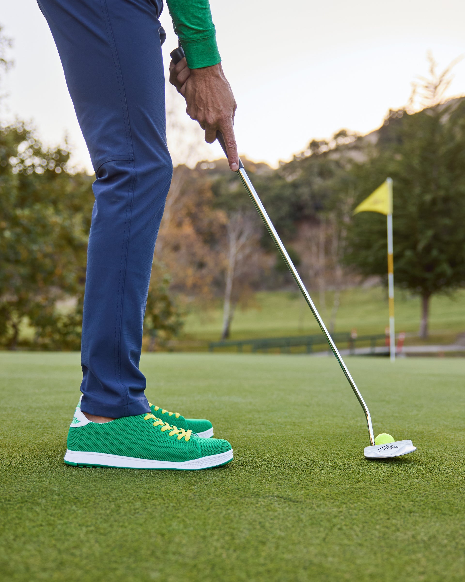 Straight Down Field V2 Shoe - Green